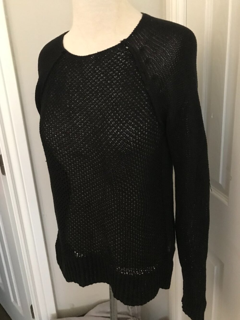 Woman Banana Republic Black long-sleeve knit sweater crew-neck loose texture S